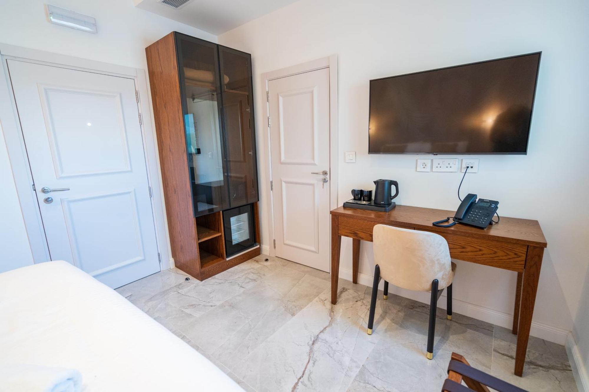 L-Eremita Boutique Hotel Qala Екстер'єр фото