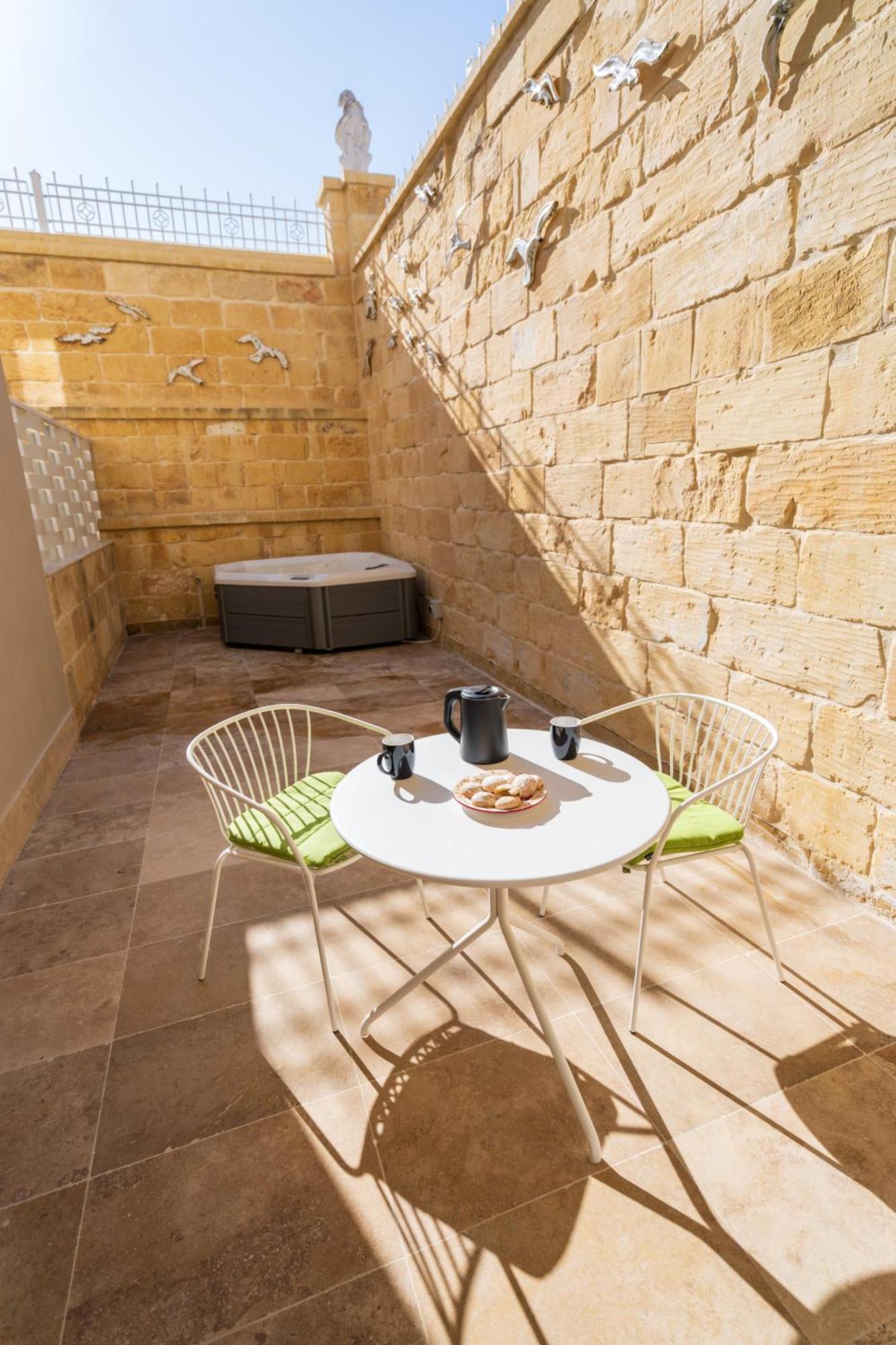 L-Eremita Boutique Hotel Qala Екстер'єр фото