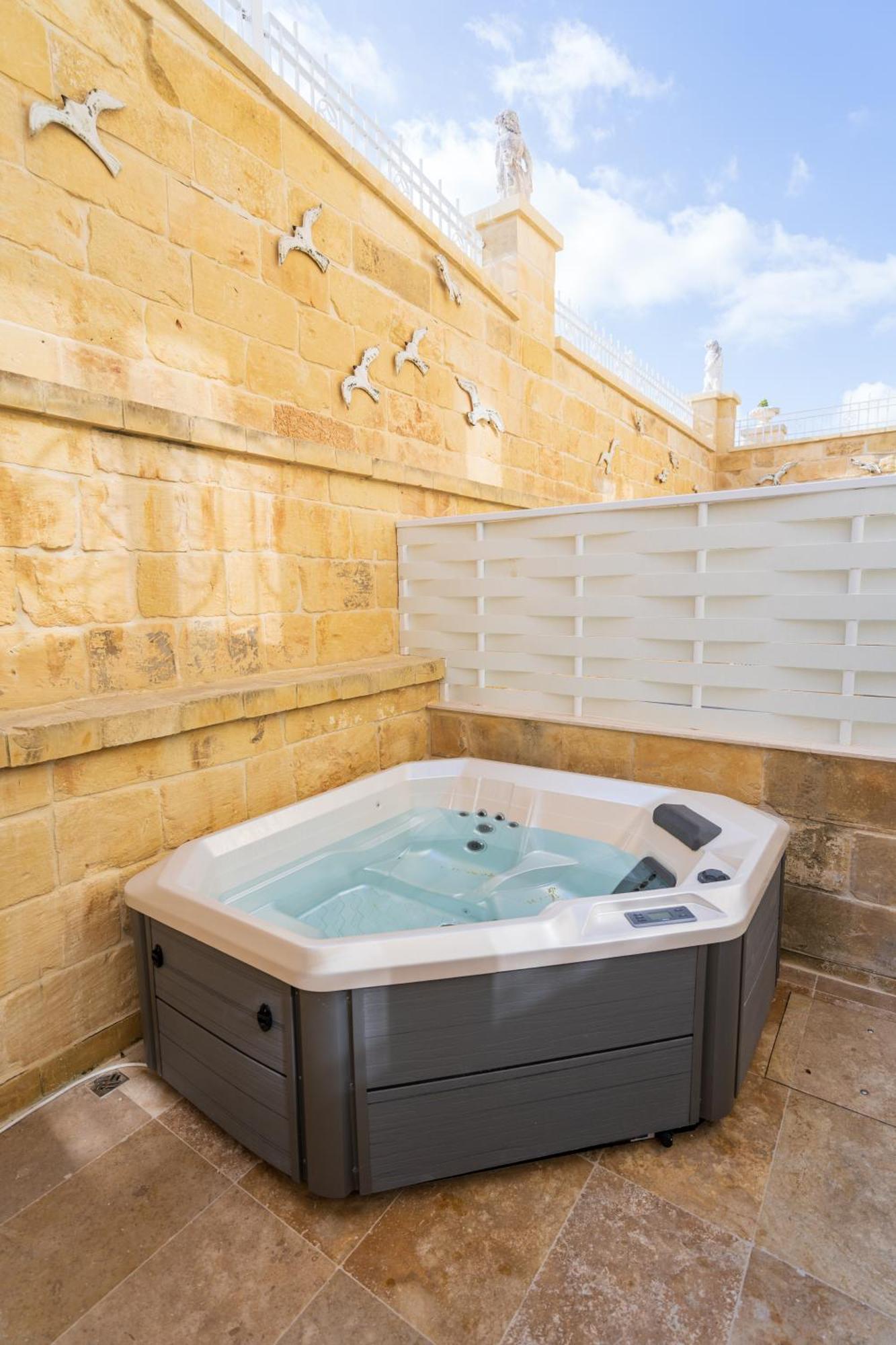 L-Eremita Boutique Hotel Qala Екстер'єр фото