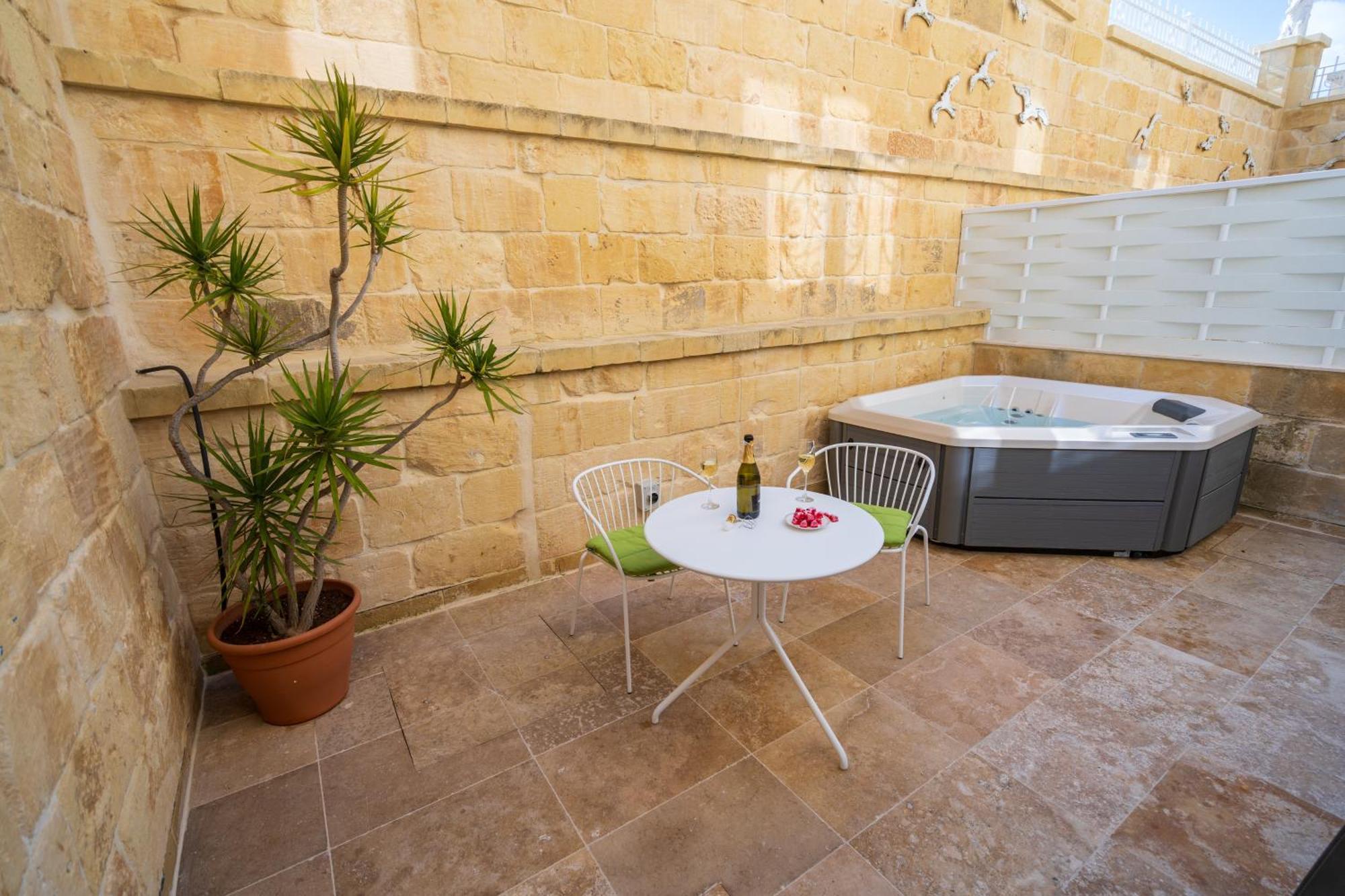 L-Eremita Boutique Hotel Qala Екстер'єр фото