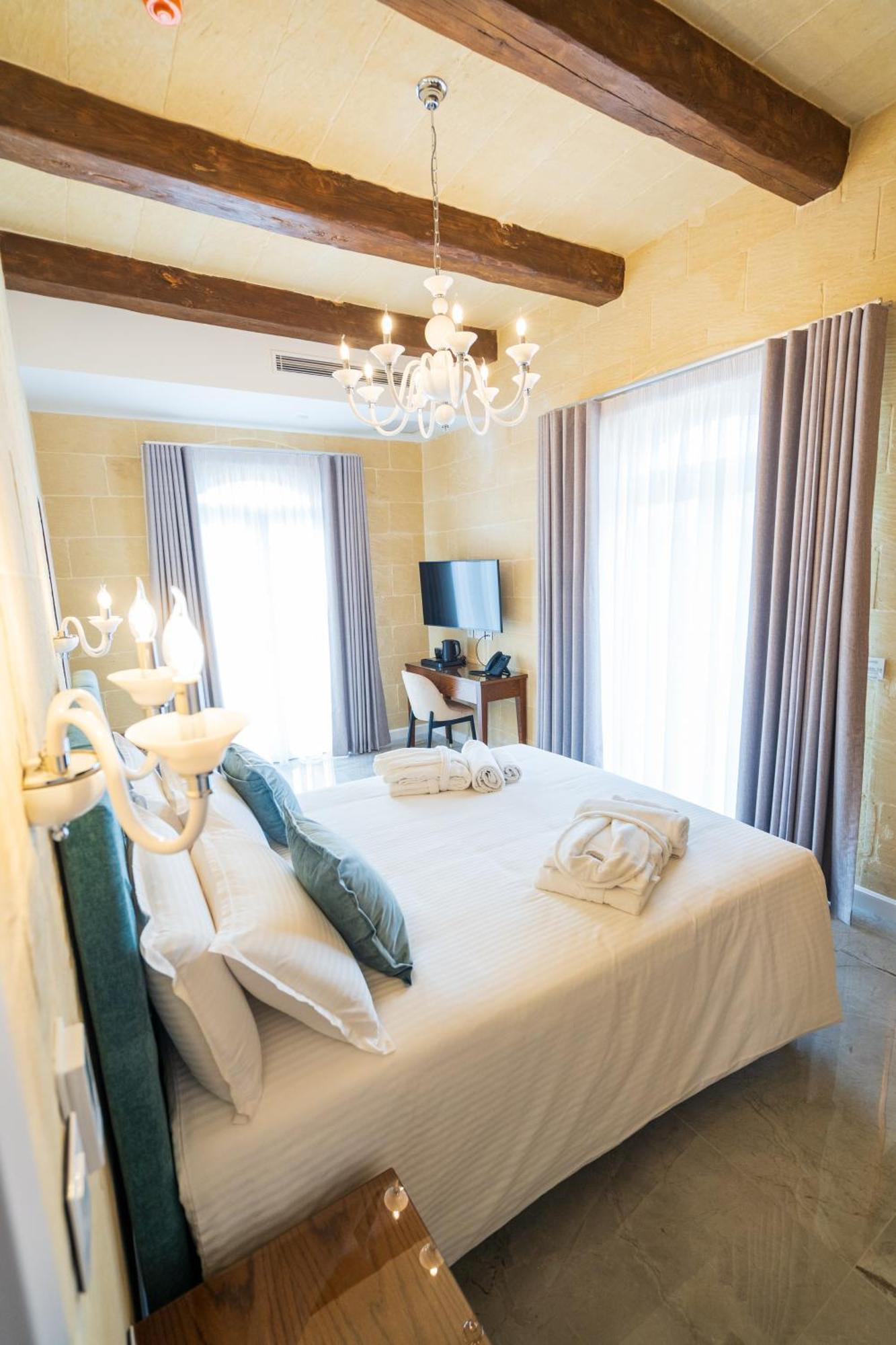 L-Eremita Boutique Hotel Qala Екстер'єр фото
